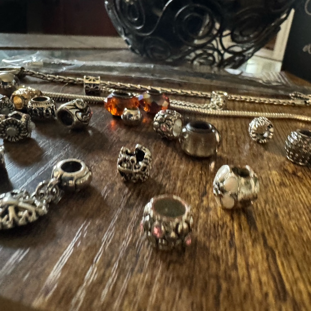 Bracelet with charms - Picture 2 of 14